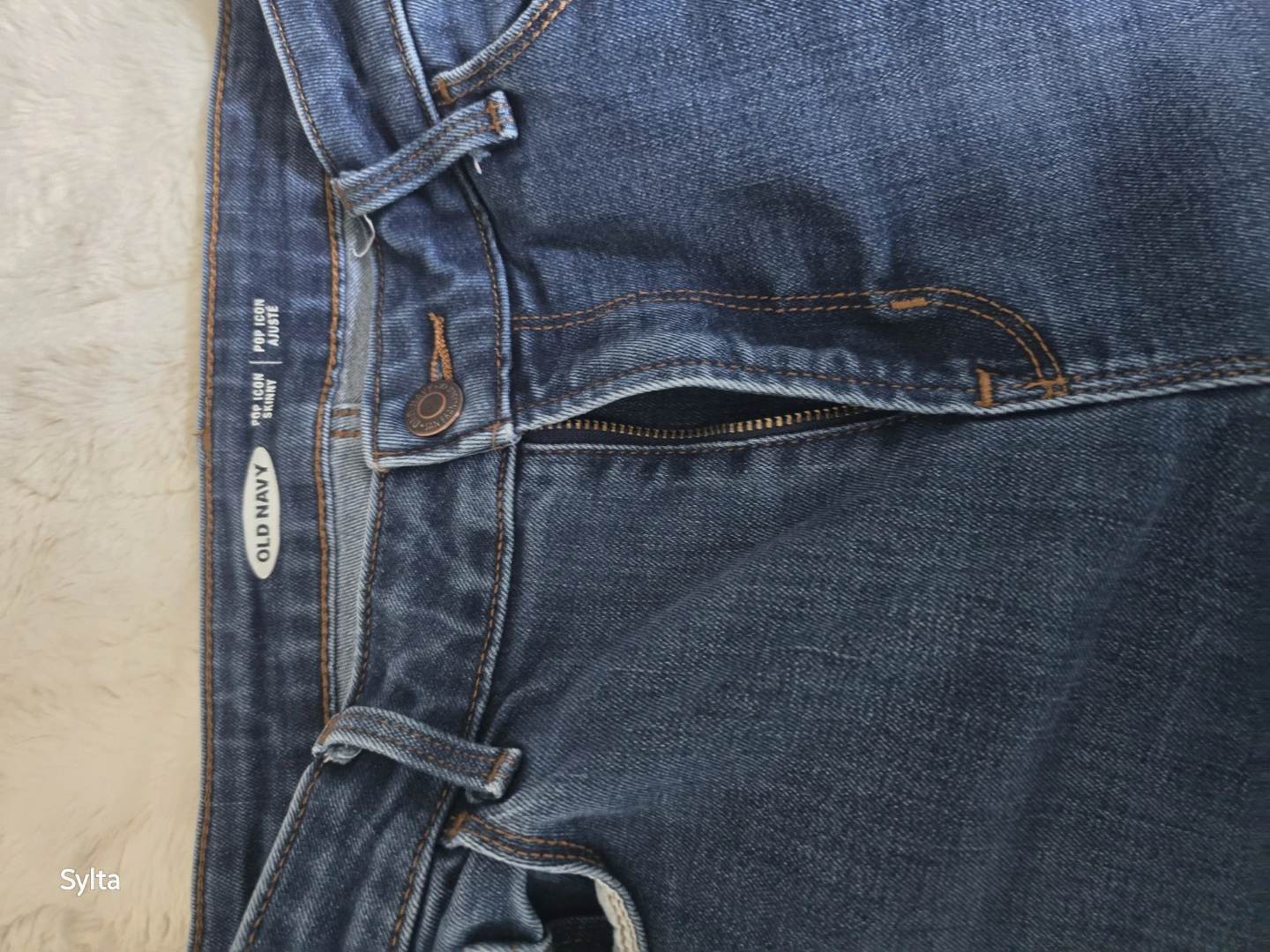 Old Navy Rockstar Skinny Jeans - Size 10