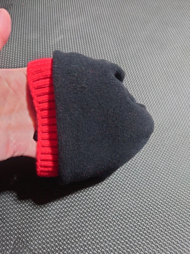 Canada Goose Red Knit Pom Pom Beanie image indicator(3)