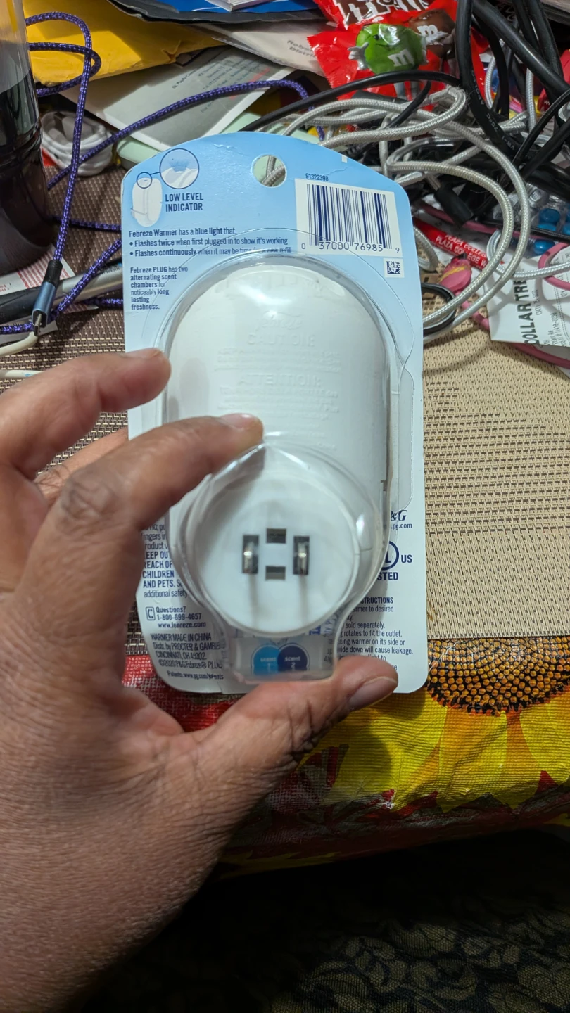 Febreze PLUG Air Freshener - New! - photo 2