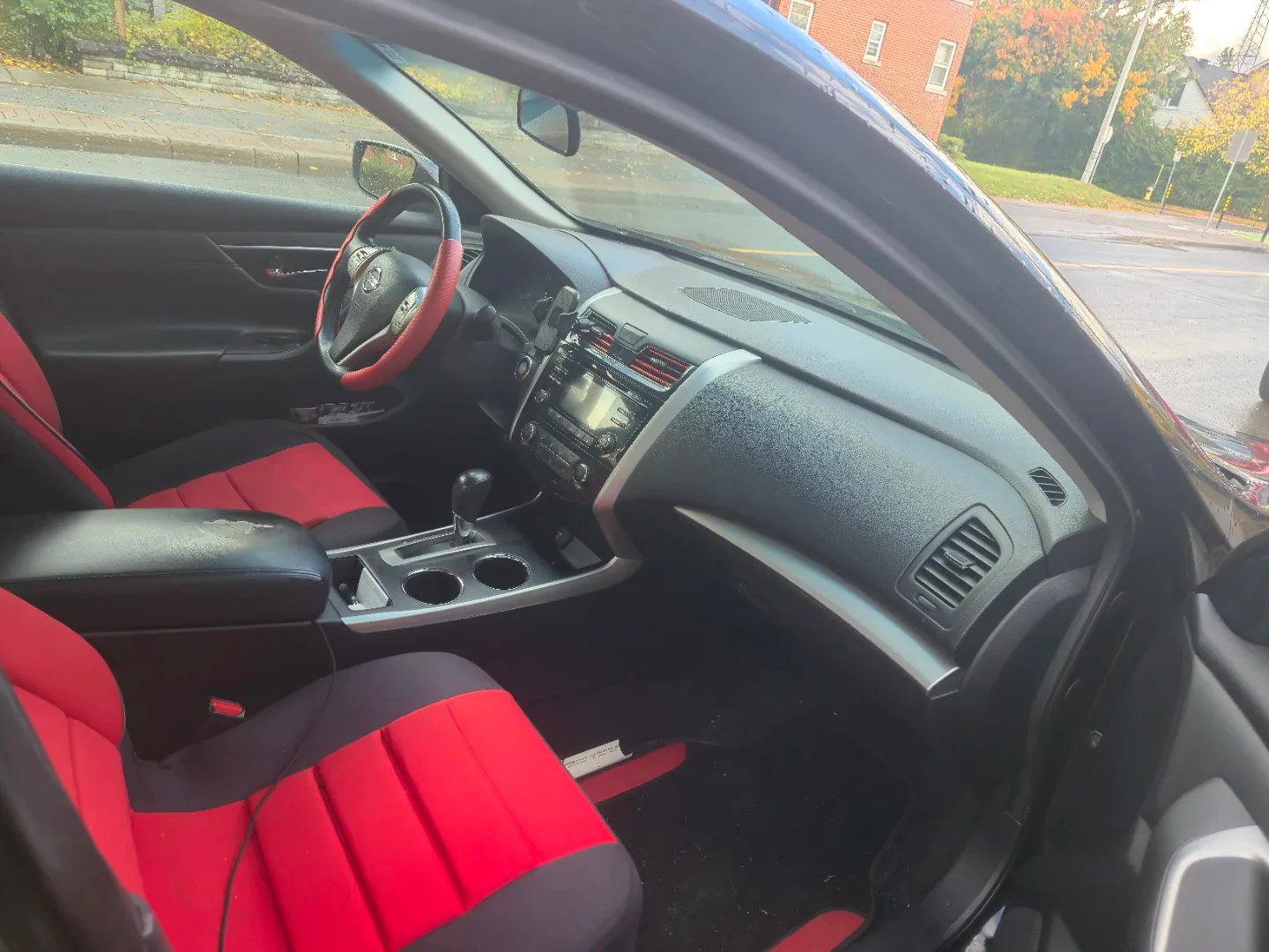 Selling my 2015 Nissan Altima