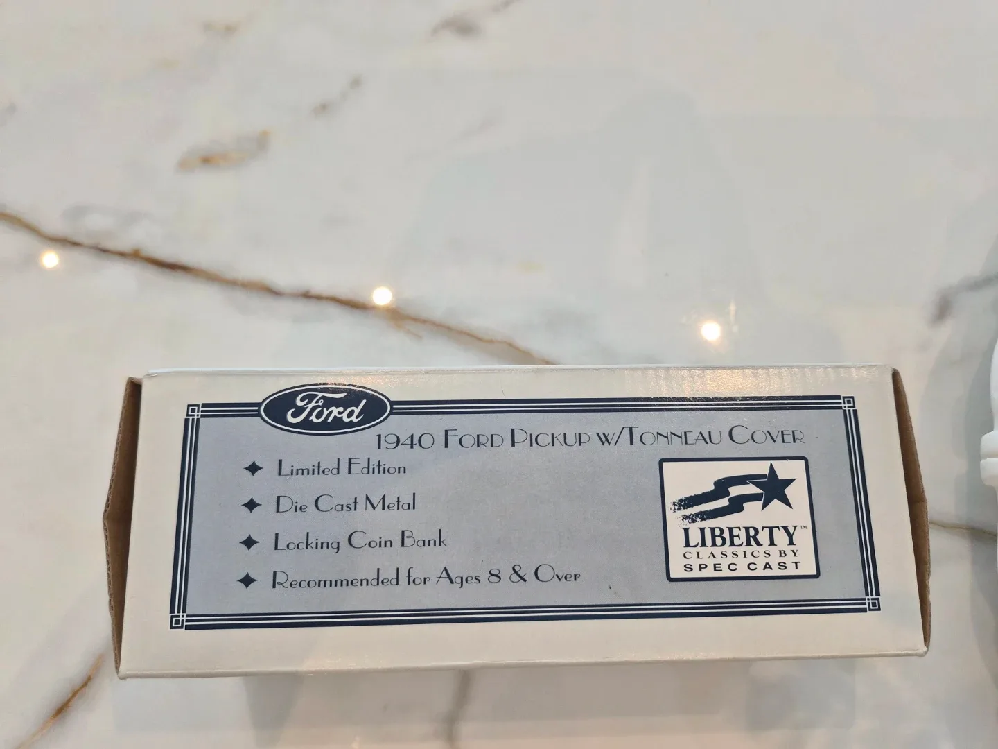 Ford 1940 Pickup Truck Diecast Coin Bank image indicator(2)