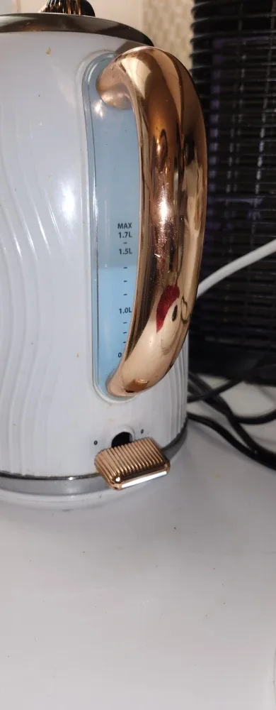 Oster Electric Kettle - White & Rose Gold image indicator(4)