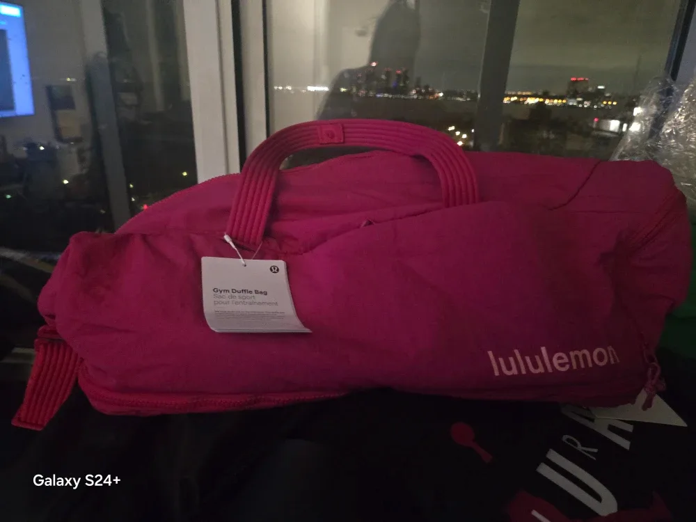Lululemon Gym Duffel Bag - Pink image indicator(3)