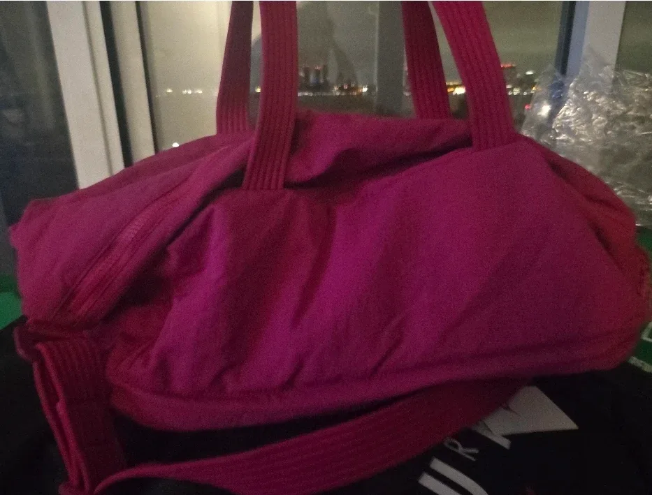 Lululemon Gym Duffel Bag - Pink image indicator(5)