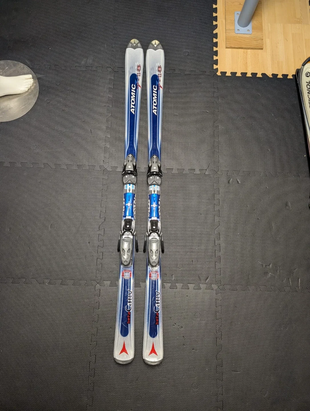 170cm Atomic Downhill skis