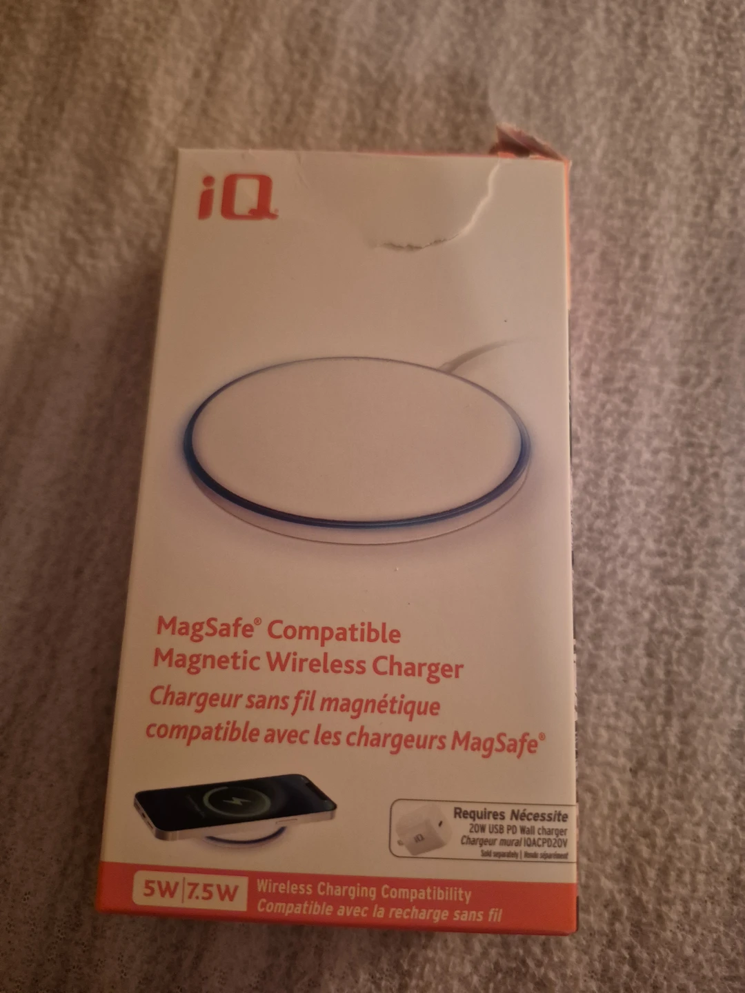iQ MagSafe Compatible Wireless Charger - New