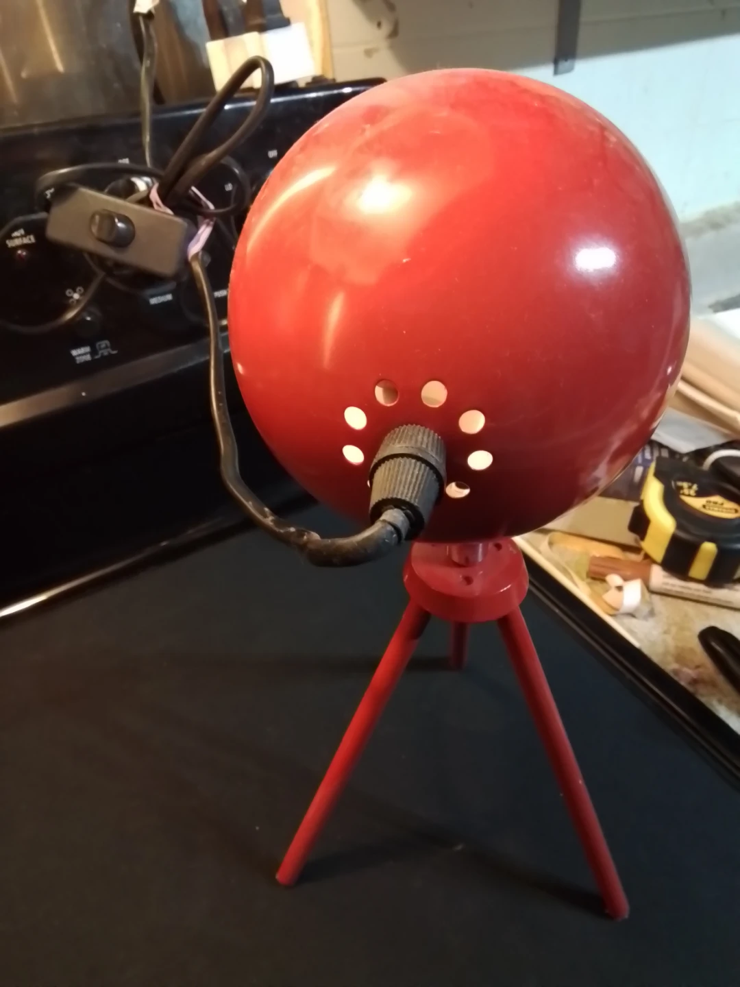 Red Ball Tripod Lamp - photo 3