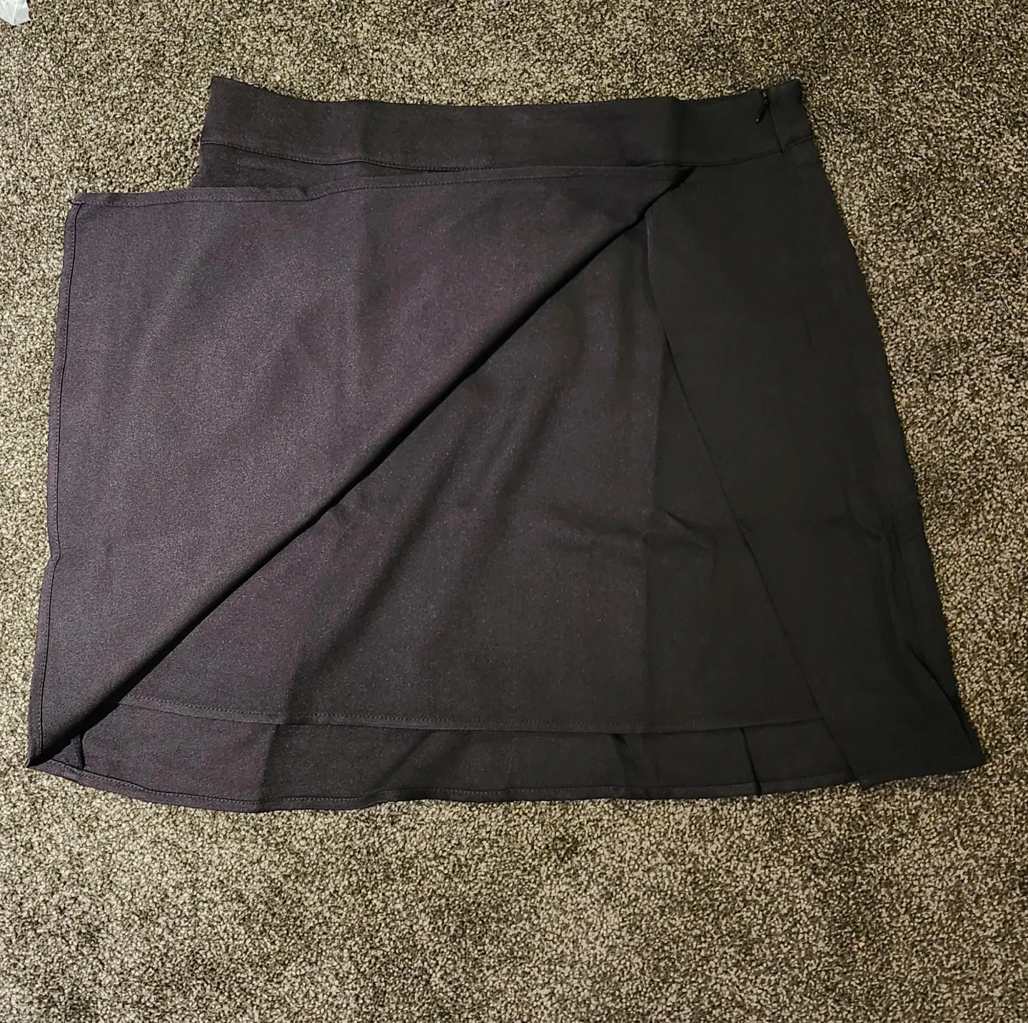 Black Mini Skirt Size Large image indicator(2)