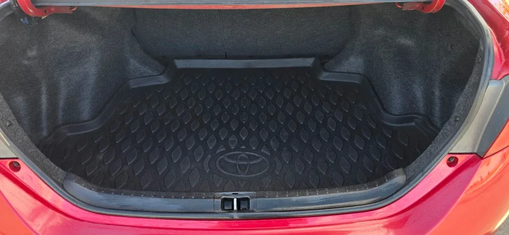 Red Toyota Corolla 2017 LE Sedan image indicator(5)