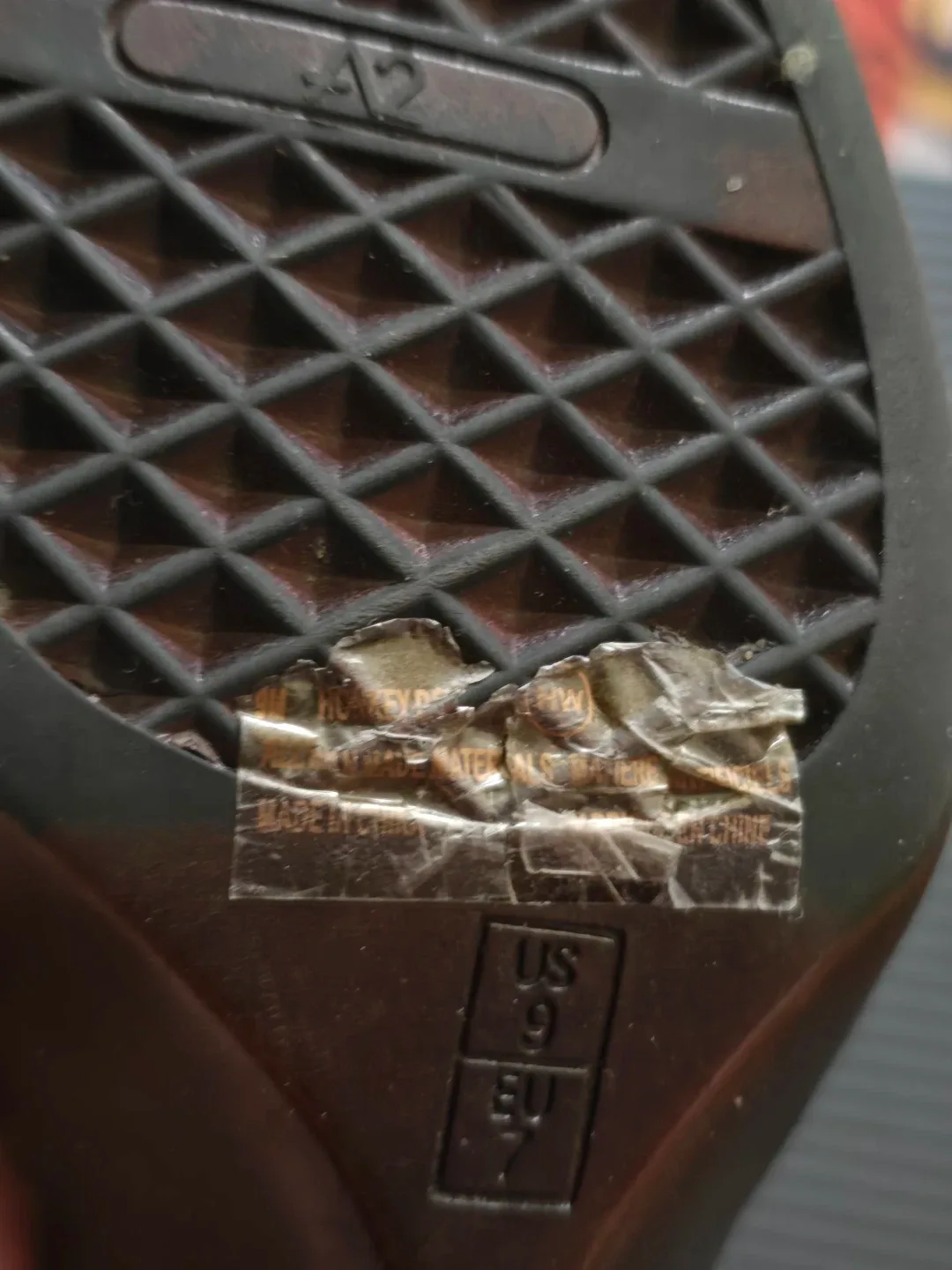 Worn Gold Wedge Sandals Aerosoles Brand Size 9 image indicator(7)