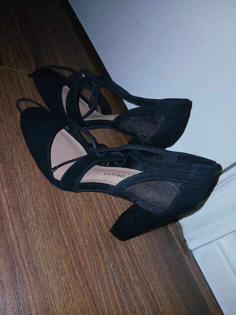 Christian Siriano Black Heels - 6.5 image indicator(6)