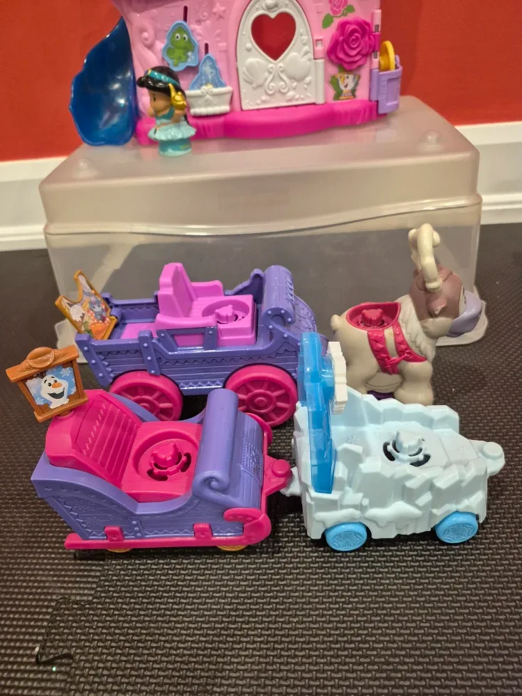 Little People Disney Princess Castle + Figures and BONUS cars image indicator(3)