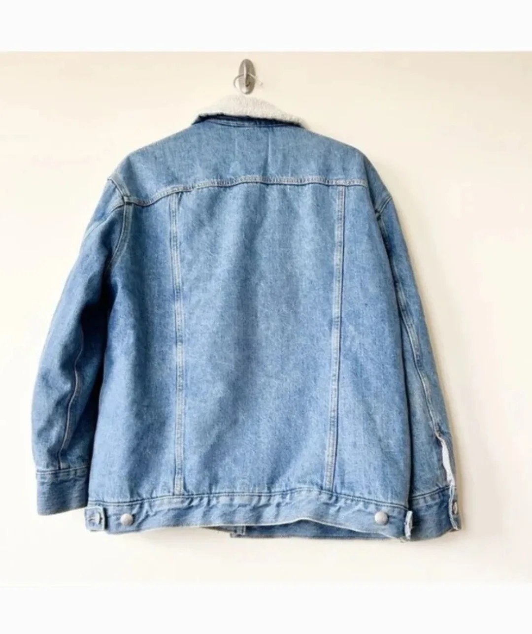 Aritzia Wilfred Free The 90's Vintage Sherpa Denim Jacket image indicator(5)