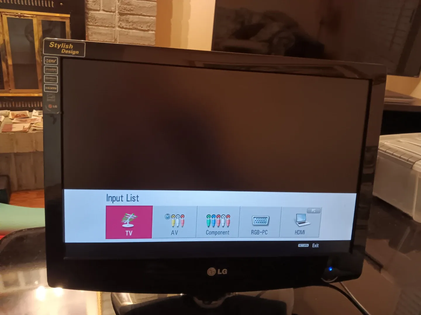 LG 19LG30 19-inch LCD TV #cleanout