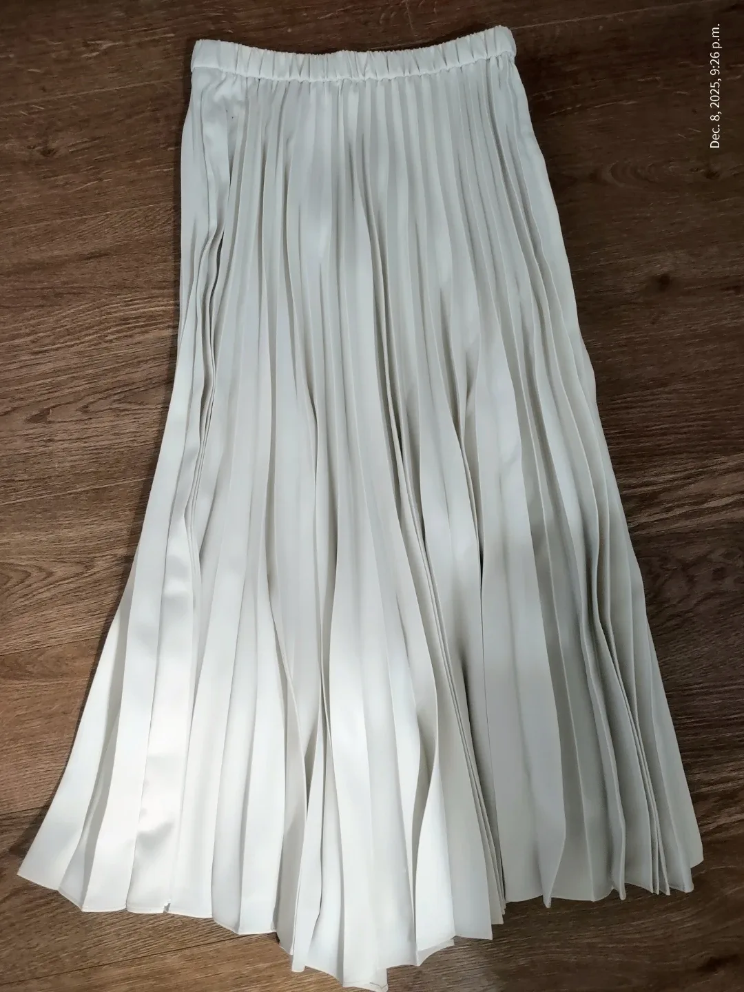 Uniqlo Pleated Long Skirt - Size XS-S