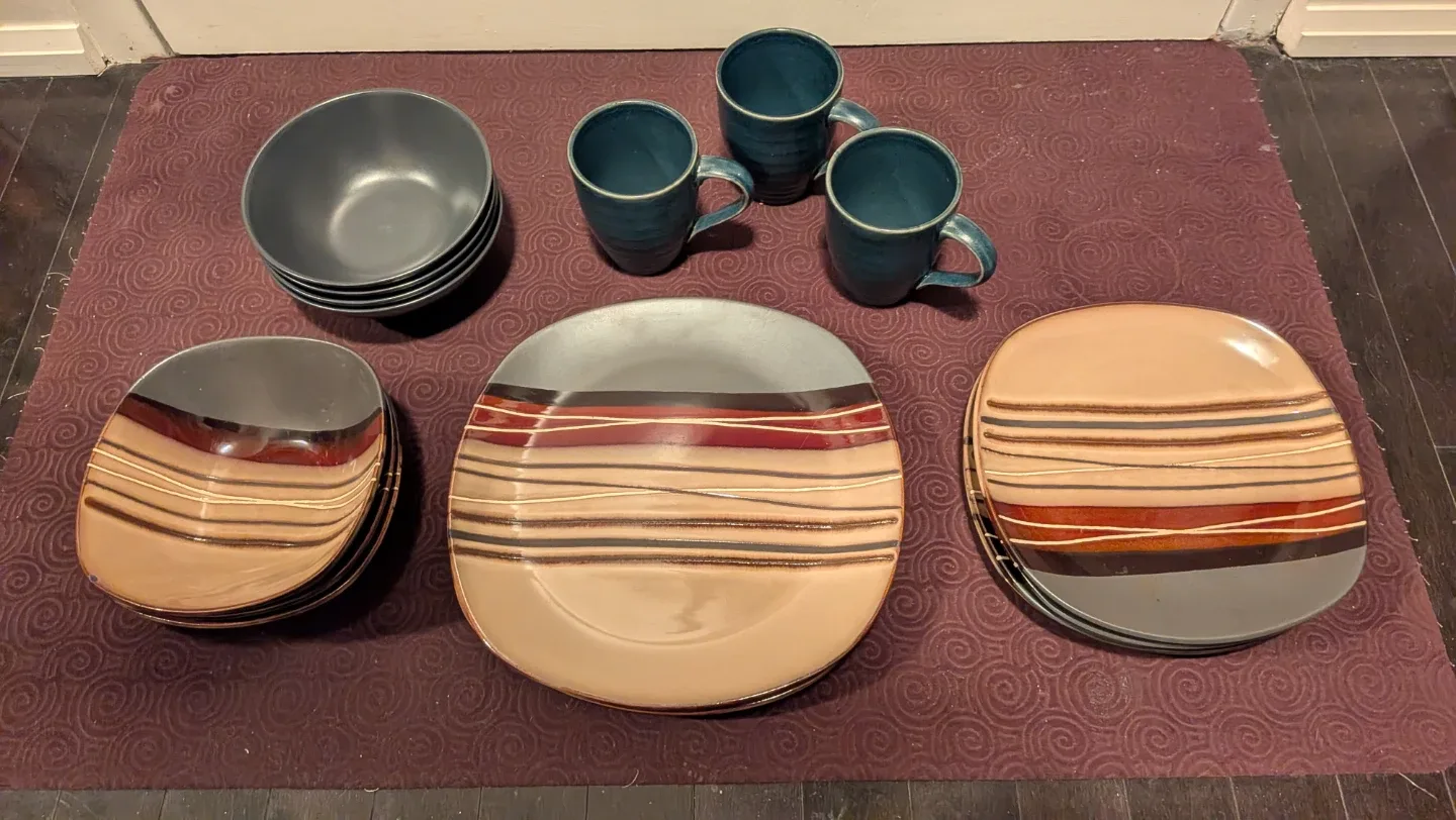 222 Fifth Studio & Home Trends Dish Set, 16 Pieces image indicator(5)