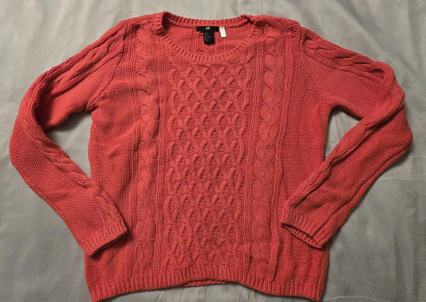 H&M Coral Cable Knit Sweater! - Size Medium