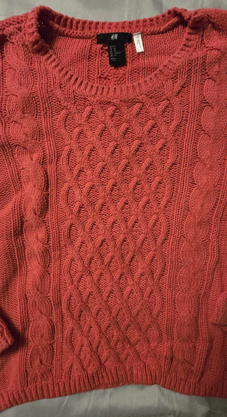 H&M Coral Cable Knit Sweater! - Size Medium - photo 2