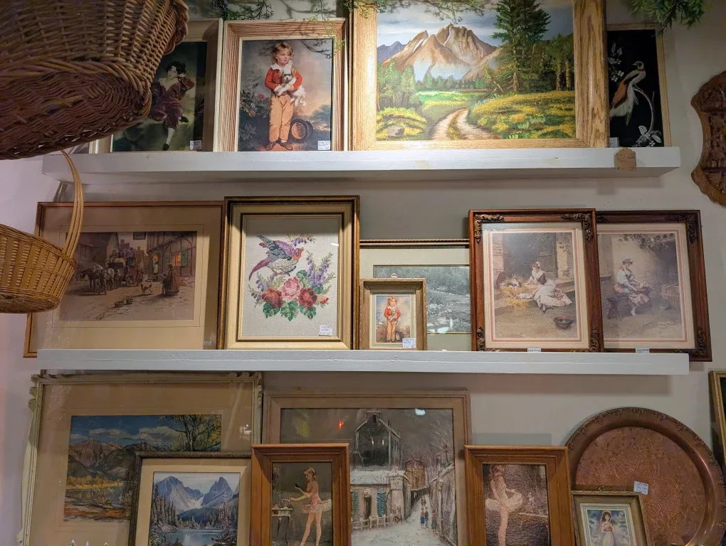 The Cottage Gallery Vintage and Antique Decor Items image indicator(10)