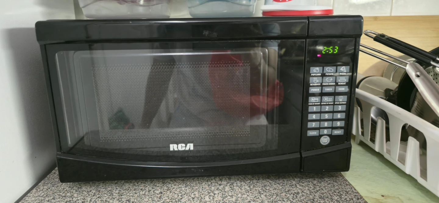 RCA Microwave - Black