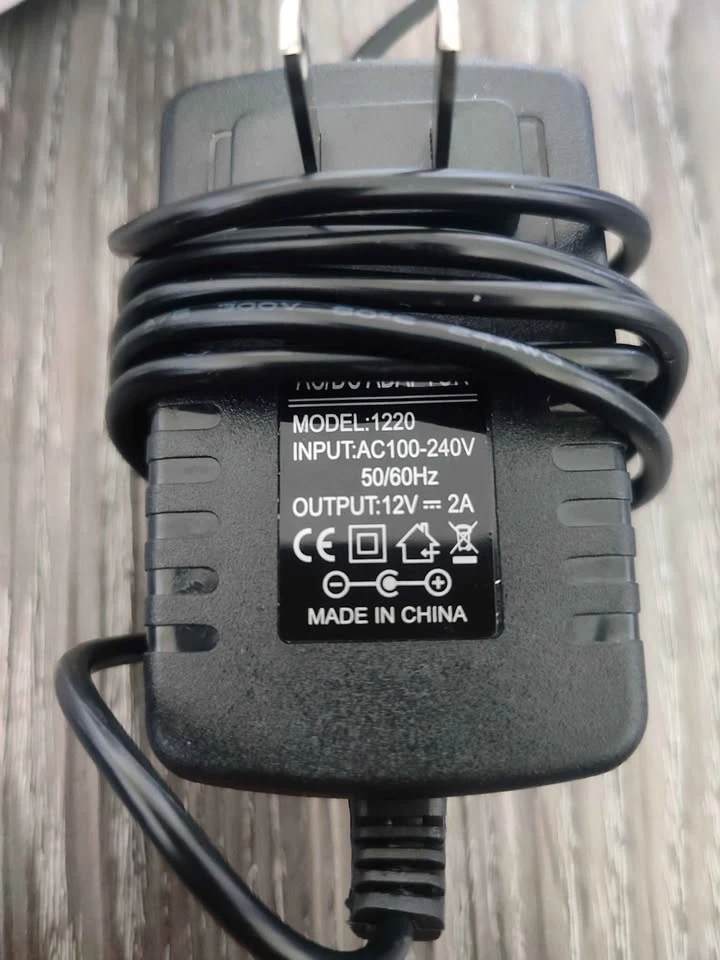 12V 2A charger with dc barrel - photo 2