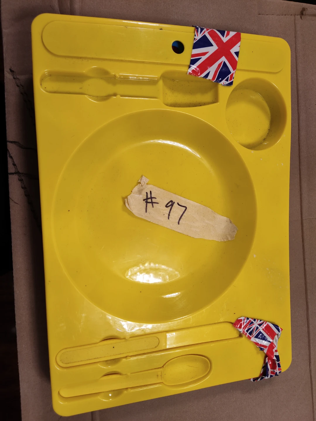 #gifting Kids' Divided Plastic Plates - Pink, Yellow, Blue