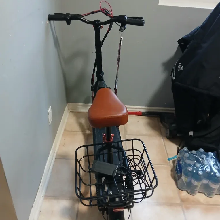 i Scooter Electric Scooter with Seat & Basket image indicator(6)