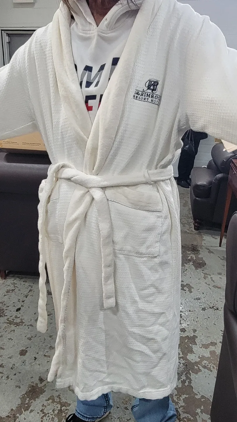 Rimrock Resort Hotel White Robe image indicator(2)