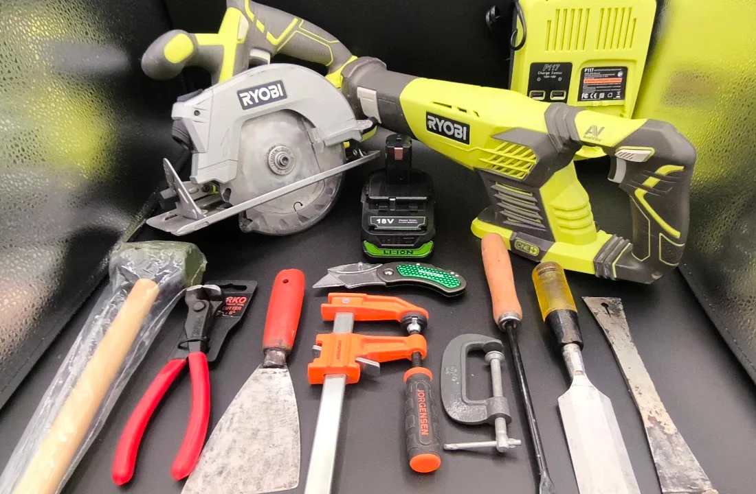 Ryobi Construction  Circular Saw +Recip Saw  Battery & Charger
