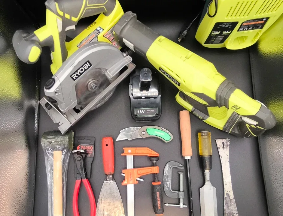 Ryobi Construction  Circular Saw +Recip Saw  Battery & Charger image indicator(2)