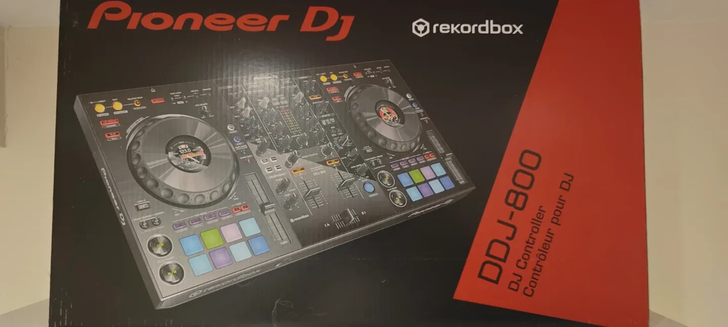 Pioneer DJ DDJ-800 Controller