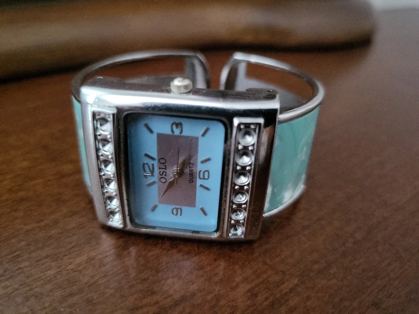 Oslo Quartz Watch with Rhinestones image indicator(4)