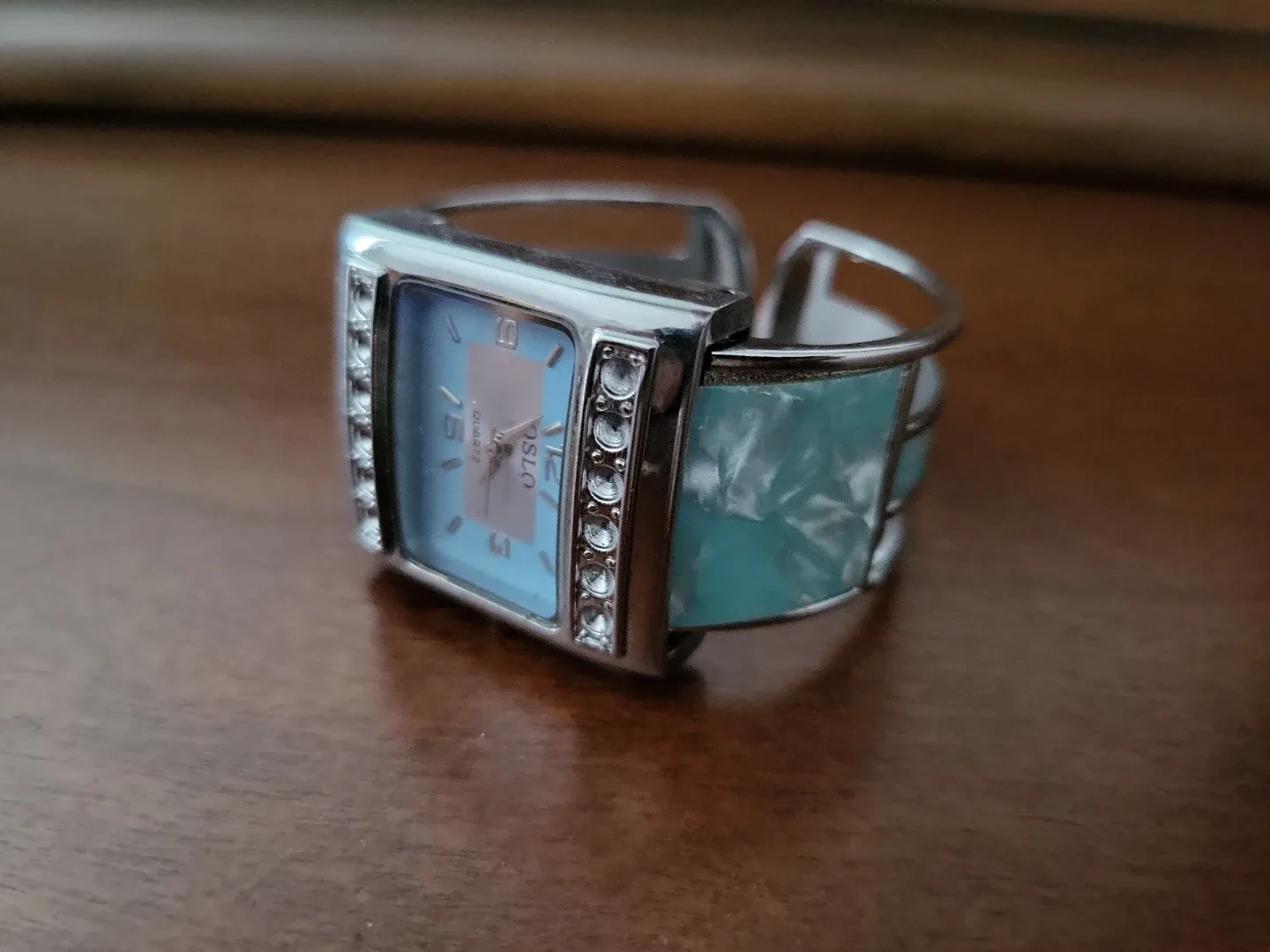 Oslo Quartz Watch with Rhinestones image indicator(8)