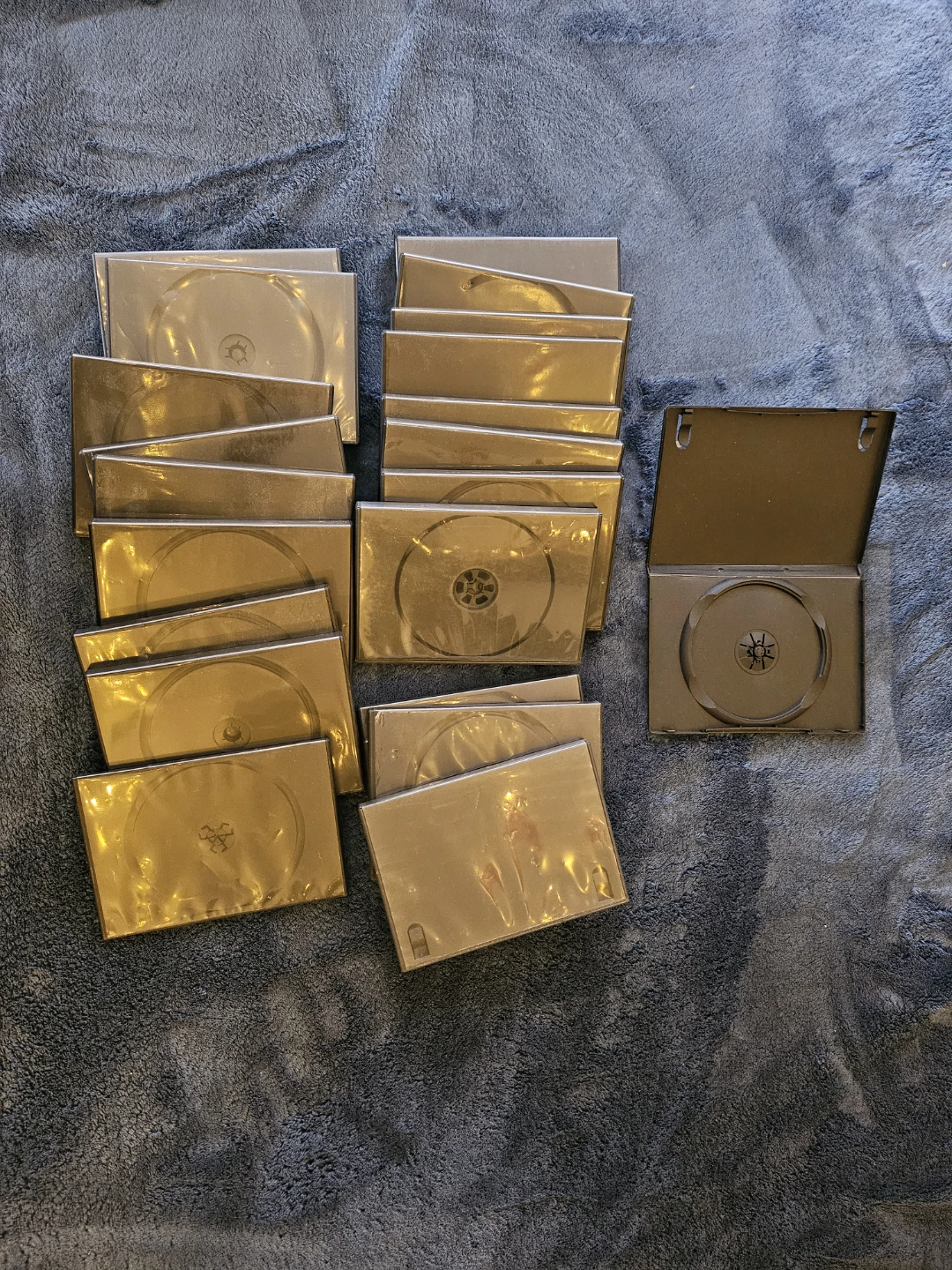 DVD Cases - Lot of 20 - photo 2