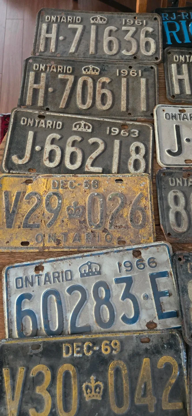 Vintage Ontario & Quebec License Plates image indicator(5)