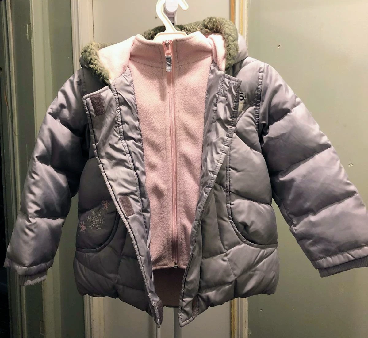 ROOTS 73 Girls' Puffer Jacket - Size 5T Good condition! - photo 3