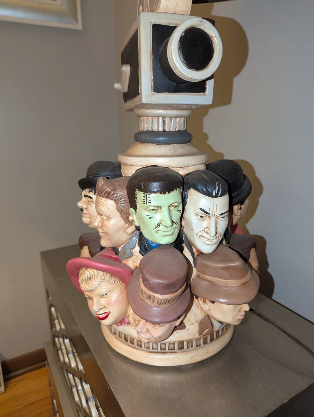 Rare vintage collector horror actor statue lamp w/shade