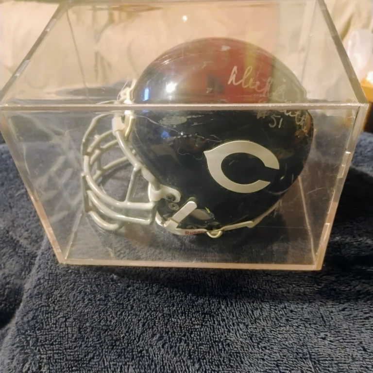 Chicago Bears Signed Mini Helmet in Case - photo 3