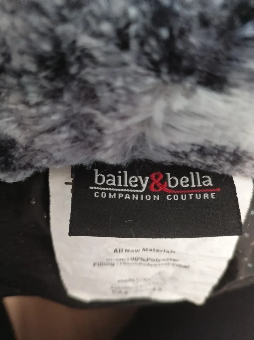 Bailey & Bella Pet Bed - Grey/White, 20 inches image indicator(3)