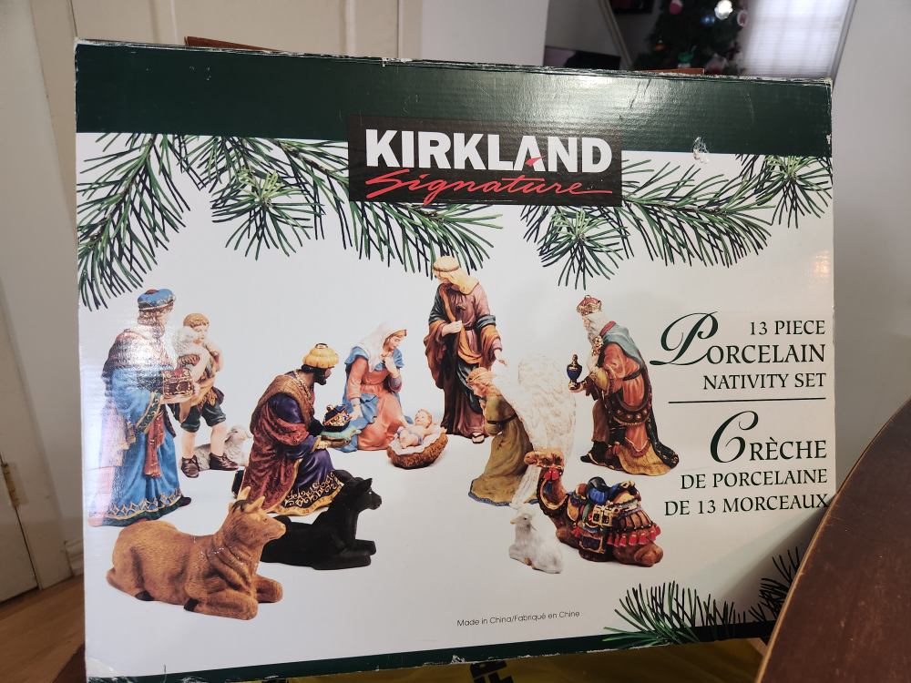 Kirkland Signature 13-Piece Porcelain Nativity Set - photo 4