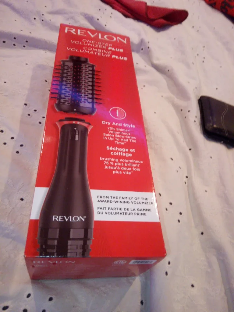 Revlon One-Step Volumizer PLUS - New in Box! image indicator(3)