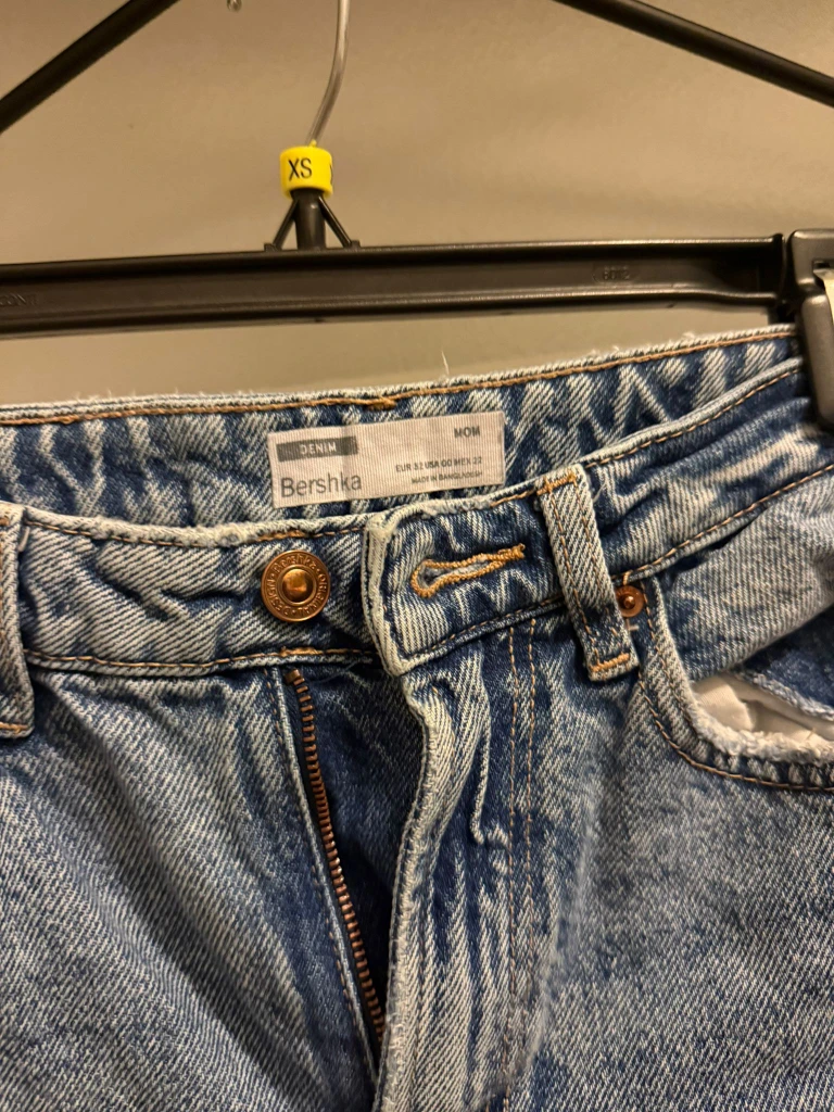 Bershka Mom Jeans - Size 32 - photo 2