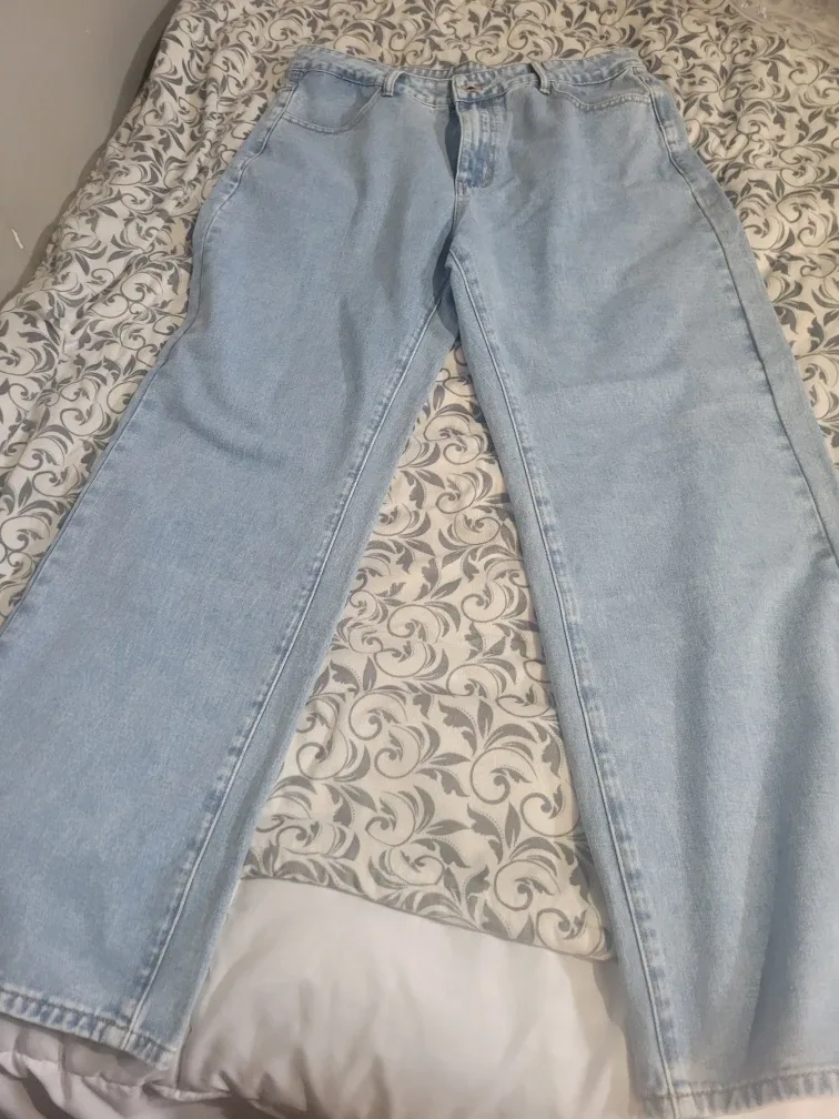 #cleanout  WOMEN'S Wide Leg Jeans - Light Wash