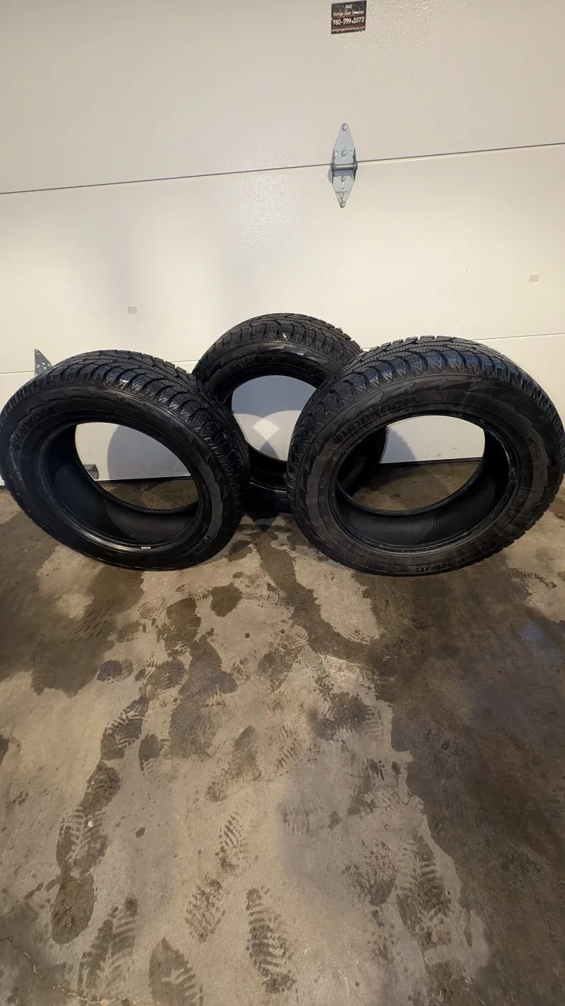 245/60R18 Hankook Winter i*Pike RW11 Tires