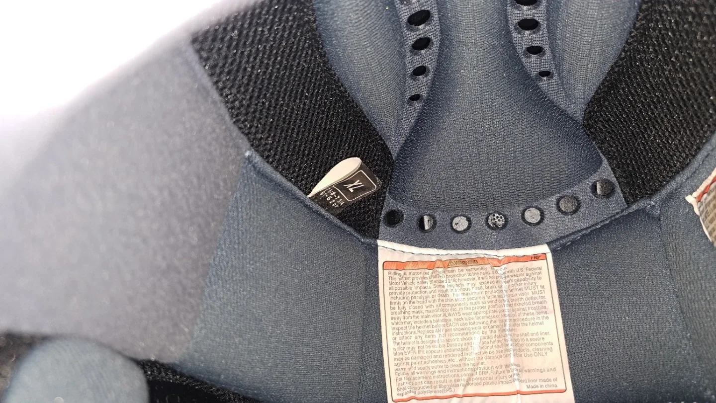 BRP Snowmobile Helmet XL image indicator(9)