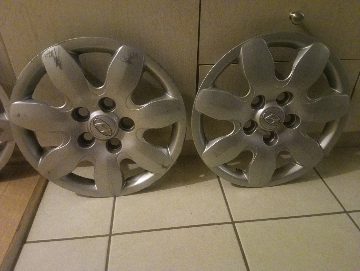 Set of 16" Hyundai Hubcaps