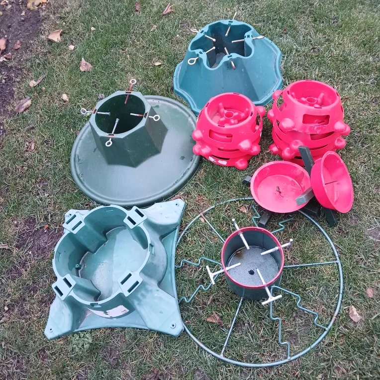 Christmas Tree Stands # Cleanout image indicator(2)
