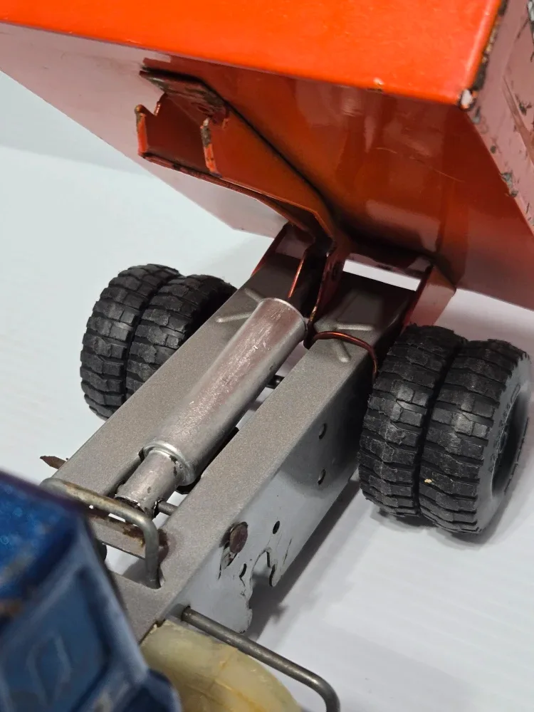 Vintage ERTL International Transtar Dump Truck image indicator(3)