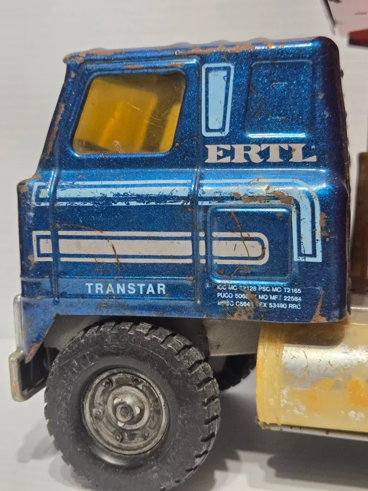 Vintage ERTL International Transtar Dump Truck image indicator(4)