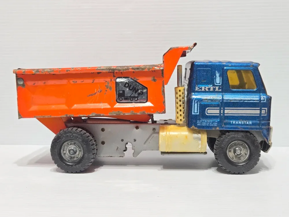 Vintage ERTL International Transtar Dump Truck image indicator(7)
